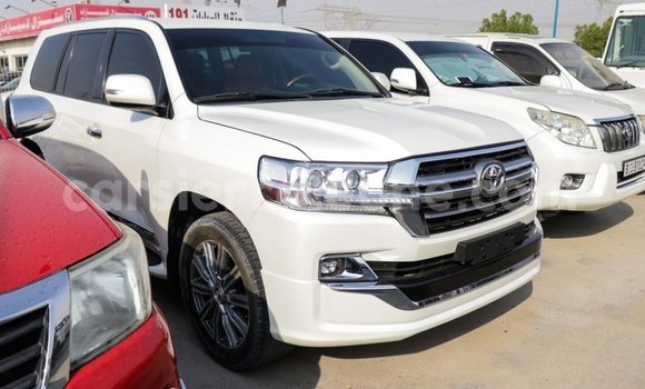 Buy Import Toyota Land Cruiser White Car in Import - Dubai in Kailahun Buy Import Toyota Land Cruiser White Car in Import - Dubai in Kailahun