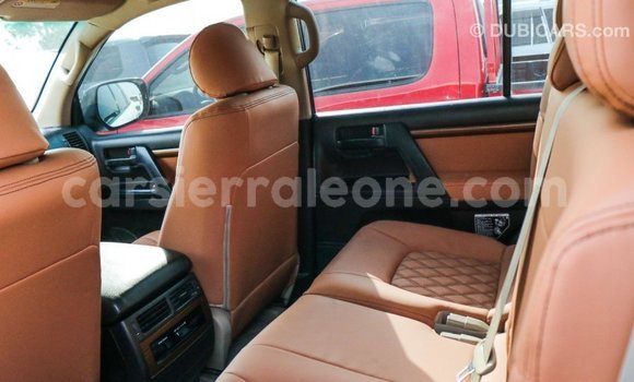 Buy Import Toyota Land Cruiser White Car in Import - Dubai in Kailahun Buy Import Toyota Land Cruiser White Car in Import - Dubai in Kailahun