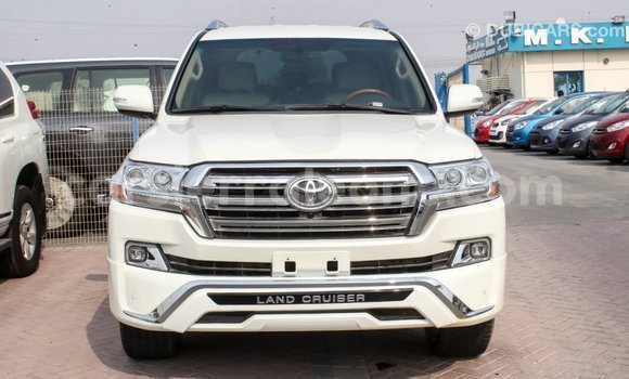 Acheter Import Voiture Toyota Land Cruiser Blanc à Import - Dubai, Kailahun Acheter Import Voiture Toyota Land Cruiser Blanc à Import - Dubai, Kailahun