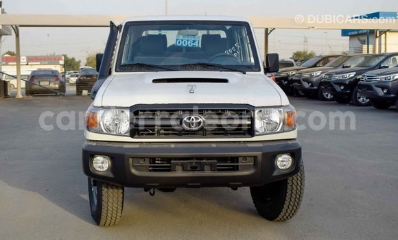 Buy Import Toyota Land Cruiser White Car in Import - Dubai in Kailahun Buy Import Toyota Land Cruiser White Car in Import - Dubai in Kailahun