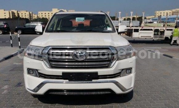 Buy Import Toyota Land Cruiser White Car in Import - Dubai in Kailahun Buy Import Toyota Land Cruiser White Car in Import - Dubai in Kailahun