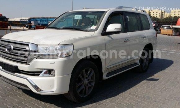 Buy Import Toyota Land Cruiser White Car in Import - Dubai in Kailahun Buy Import Toyota Land Cruiser White Car in Import - Dubai in Kailahun