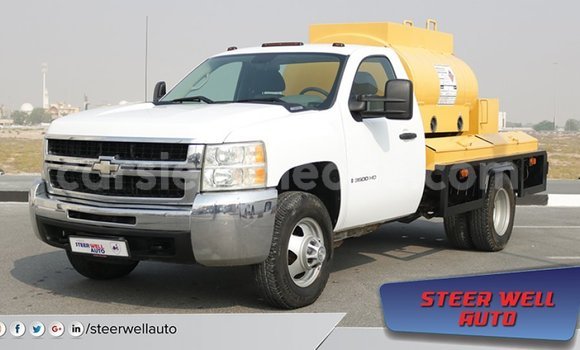 Buy Import Chevrolet Silverado White Car in Import - Dubai in Kailahun