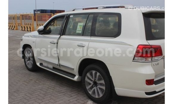 Buy Import Toyota Land Cruiser White Car in Import - Dubai in Kailahun Buy Import Toyota Land Cruiser White Car in Import - Dubai in Kailahun