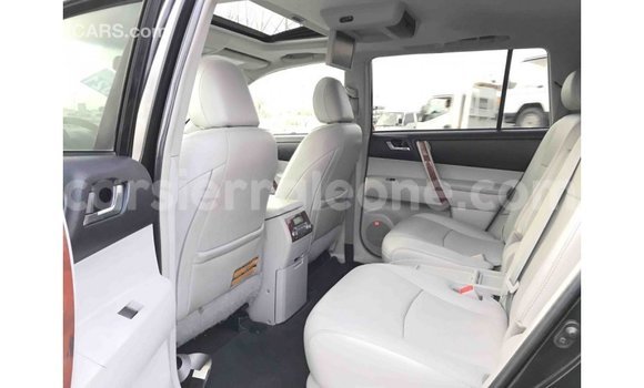 Buy Import Toyota Highlander Black Car in Import - Dubai in Kailahun Buy Import Toyota Highlander Black Car in Import - Dubai in Kailahun