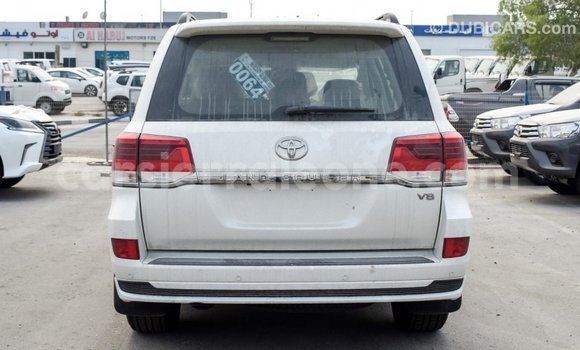 Buy Import Toyota Land Cruiser White Car in Import - Dubai in Kailahun Buy Import Toyota Land Cruiser White Car in Import - Dubai in Kailahun