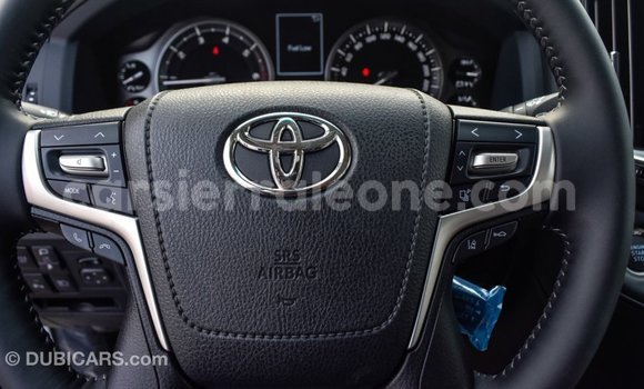 Buy Import Toyota Land Cruiser White Car in Import - Dubai in Kailahun Buy Import Toyota Land Cruiser White Car in Import - Dubai in Kailahun