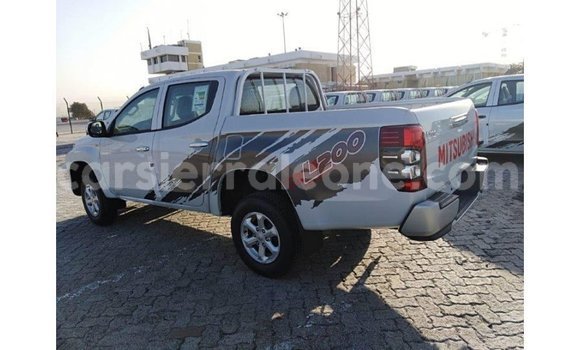 Buy Import Mitsubishi L200 White Car in Import - Dubai in Kailahun Buy Import Mitsubishi L200 White Car in Import - Dubai in Kailahun