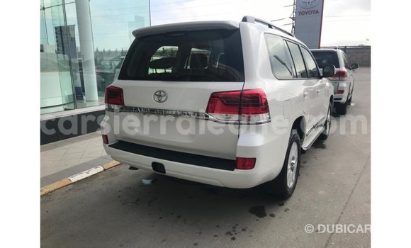 Buy Import Toyota Land Cruiser White Car in Import - Dubai in Kailahun Buy Import Toyota Land Cruiser White Car in Import - Dubai in Kailahun