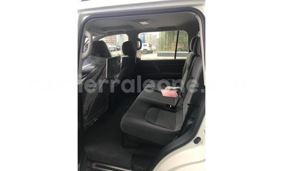 Buy Import Toyota Land Cruiser White Car in Import - Dubai in Kailahun Buy Import Toyota Land Cruiser White Car in Import - Dubai in Kailahun