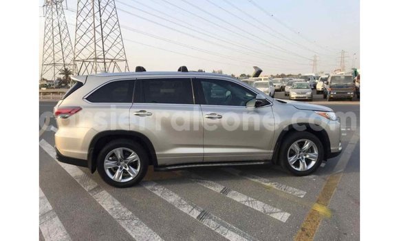 Buy Import Toyota Highlander Beige Car in Import - Dubai in Kailahun Buy Import Toyota Highlander Beige Car in Import - Dubai in Kailahun