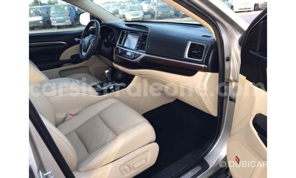 Buy Import Toyota Highlander Beige Car in Import - Dubai in Kailahun Buy Import Toyota Highlander Beige Car in Import - Dubai in Kailahun