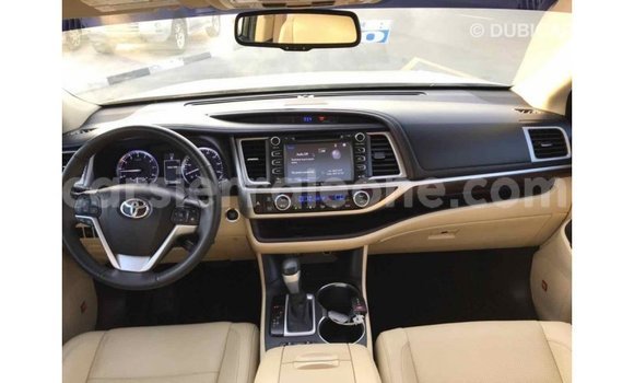 Buy Import Toyota Highlander Beige Car in Import - Dubai in Kailahun Buy Import Toyota Highlander Beige Car in Import - Dubai in Kailahun