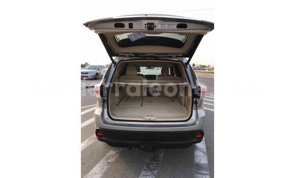 Buy Import Toyota Highlander Beige Car in Import - Dubai in Kailahun Buy Import Toyota Highlander Beige Car in Import - Dubai in Kailahun