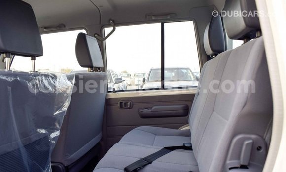 Buy Import Toyota Land Cruiser Beige Car in Import - Dubai in Kailahun Buy Import Toyota Land Cruiser Beige Car in Import - Dubai in Kailahun