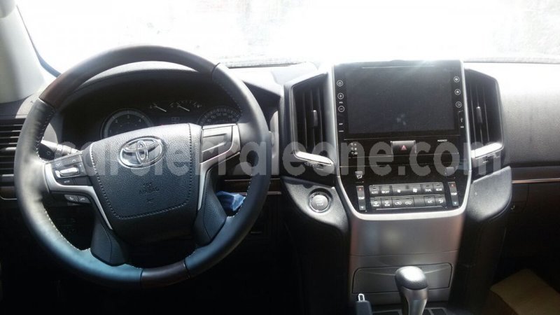 Big with watermark toyota land cruiser kailahun import dubai 4675