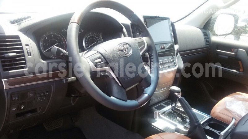 Big with watermark toyota land cruiser kailahun import dubai 4675