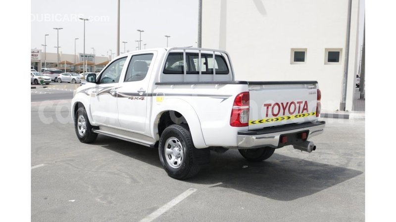 Big with watermark toyota hilux kailahun import dubai 4679