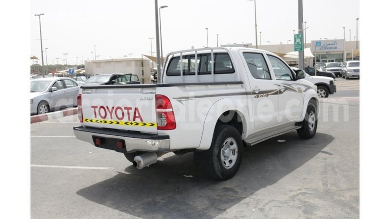 Big with watermark toyota hilux kailahun import dubai 4679