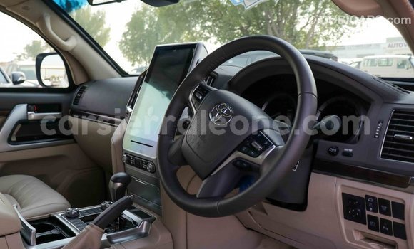 Buy Import Toyota Land Cruiser White Car in Import - Dubai in Kailahun Buy Import Toyota Land Cruiser White Car in Import - Dubai in Kailahun