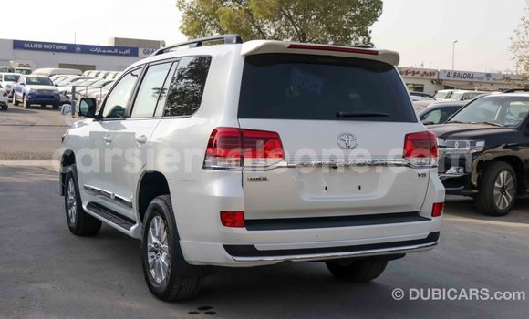 Buy Import Toyota Land Cruiser White Car in Import - Dubai in Kailahun Buy Import Toyota Land Cruiser White Car in Import - Dubai in Kailahun