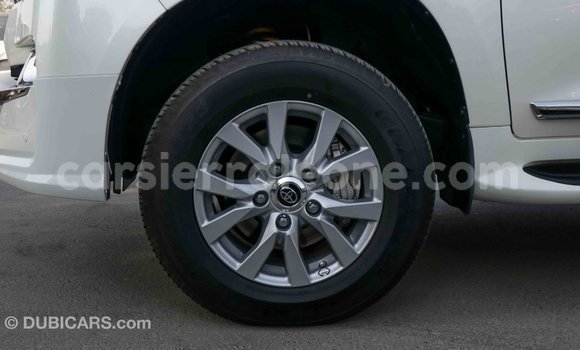 Buy Import Toyota Land Cruiser White Car in Import - Dubai in Kailahun Buy Import Toyota Land Cruiser White Car in Import - Dubai in Kailahun