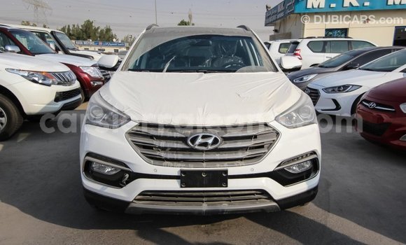 Buy Import Hyundai Santa Fe White Car in Import - Dubai in Kailahun Buy Import Hyundai Santa Fe White Car in Import - Dubai in Kailahun