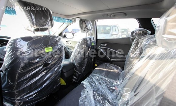 Buy Import Hyundai Santa Fe White Car in Import - Dubai in Kailahun Buy Import Hyundai Santa Fe White Car in Import - Dubai in Kailahun