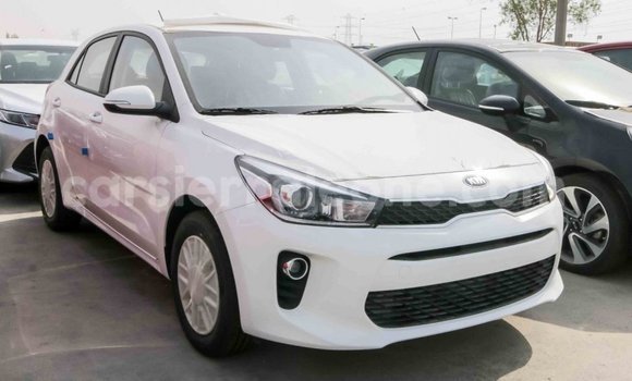 Acheter Import Voiture Kia Rio Blanc à Import - Dubai, Kailahun Acheter Import Voiture Kia Rio Blanc à Import - Dubai, Kailahun