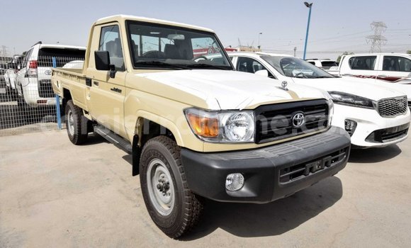 Buy Import Toyota Land Cruiser Beige Car in Import - Dubai in Kailahun Buy Import Toyota Land Cruiser Beige Car in Import - Dubai in Kailahun
