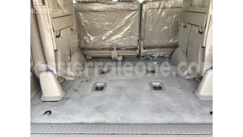 Big with watermark toyota land cruiser kailahun import dubai 4724