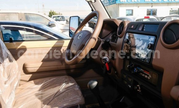 Buy Import Toyota Land Cruiser Beige Car in Import - Dubai in Kailahun Buy Import Toyota Land Cruiser Beige Car in Import - Dubai in Kailahun