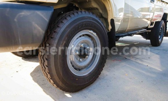 Buy Import Toyota Land Cruiser Beige Car in Import - Dubai in Kailahun Buy Import Toyota Land Cruiser Beige Car in Import - Dubai in Kailahun