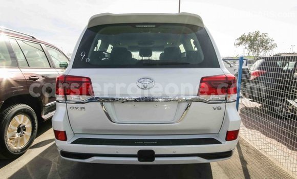 Acheter Import Voiture Toyota Land Cruiser Blanc à Import - Dubai, Kailahun Acheter Import Voiture Toyota Land Cruiser Blanc à Import - Dubai, Kailahun