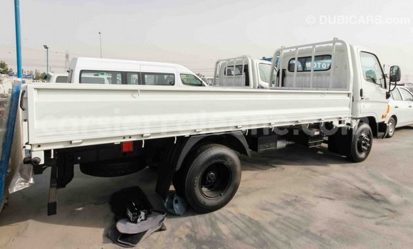 Buy Import Hyundai Accent White Car in Import - Dubai in Kailahun Buy Import Hyundai Accent White Car in Import - Dubai in Kailahun