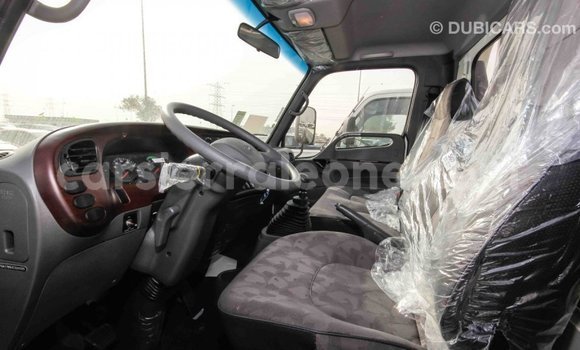 Acheter Import Voiture Hyundai Accent Blanc à Import - Dubai, Kailahun Acheter Import Voiture Hyundai Accent Blanc à Import - Dubai, Kailahun