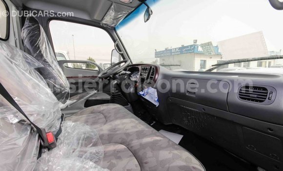 Acheter Import Voiture Hyundai Accent Blanc à Import - Dubai, Kailahun Acheter Import Voiture Hyundai Accent Blanc à Import - Dubai, Kailahun