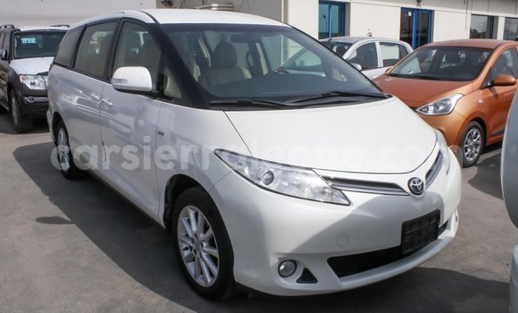 Acheter Import Voiture Toyota Previa Blanc à Import - Dubai, Kailahun Acheter Import Voiture Toyota Previa Blanc à Import - Dubai, Kailahun