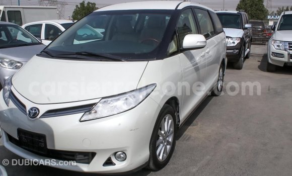 Acheter Import Voiture Toyota Previa Blanc à Import - Dubai, Kailahun Acheter Import Voiture Toyota Previa Blanc à Import - Dubai, Kailahun