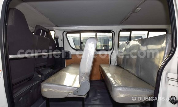 Acheter Import Voiture Toyota Hiace Blanc à Import - Dubai, Kailahun Acheter Import Voiture Toyota Hiace Blanc à Import - Dubai, Kailahun