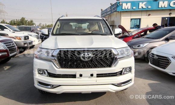 Buy Import Toyota Land Cruiser White Car in Import - Dubai in Kailahun Buy Import Toyota Land Cruiser White Car in Import - Dubai in Kailahun