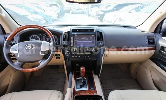 Buy Import Toyota Land Cruiser White Car in Import - Dubai in Kailahun Buy Import Toyota Land Cruiser White Car in Import - Dubai in Kailahun