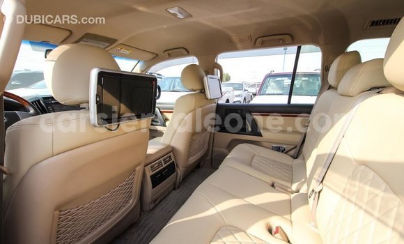 Buy Import Toyota Land Cruiser White Car in Import - Dubai in Kailahun Buy Import Toyota Land Cruiser White Car in Import - Dubai in Kailahun