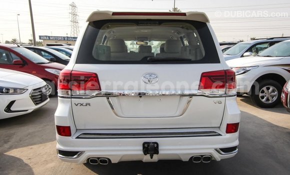 Buy Import Toyota Land Cruiser White Car in Import - Dubai in Kailahun Buy Import Toyota Land Cruiser White Car in Import - Dubai in Kailahun