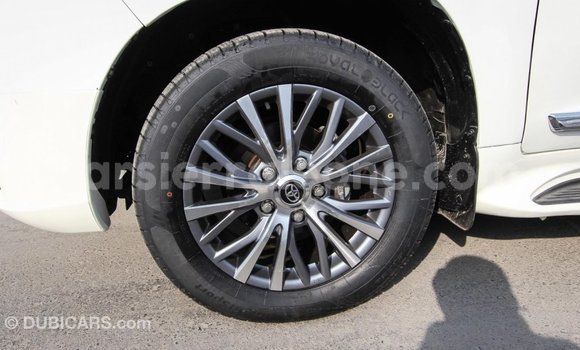 Buy Import Toyota Land Cruiser White Car in Import - Dubai in Kailahun Buy Import Toyota Land Cruiser White Car in Import - Dubai in Kailahun