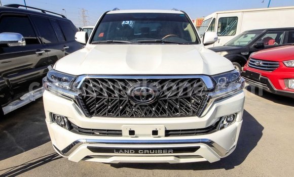 Buy Import Toyota Land Cruiser White Car in Import - Dubai in Kailahun Buy Import Toyota Land Cruiser White Car in Import - Dubai in Kailahun