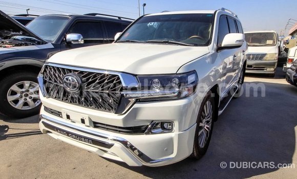 Buy Import Toyota Land Cruiser White Car in Import - Dubai in Kailahun Buy Import Toyota Land Cruiser White Car in Import - Dubai in Kailahun