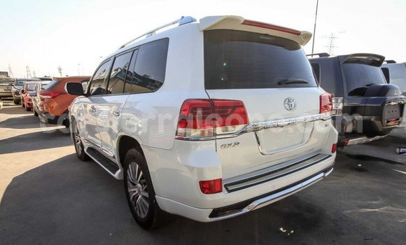 Buy Import Toyota Land Cruiser White Car in Import - Dubai in Kailahun Buy Import Toyota Land Cruiser White Car in Import - Dubai in Kailahun