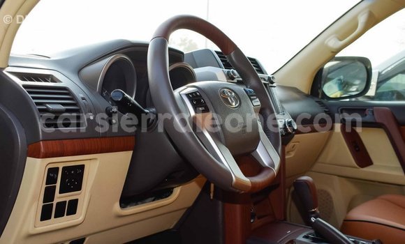 Acheter Import Voiture Toyota Prado Blanc à Import - Dubai, Kailahun Acheter Import Voiture Toyota Prado Blanc à Import - Dubai, Kailahun
