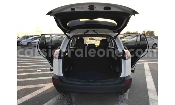 Buy Import Toyota 4Runner White Car in Import - Dubai in Kailahun Buy Import Toyota 4Runner White Car in Import - Dubai in Kailahun